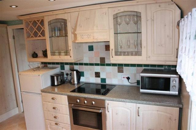 Robertsbridge Retreat At Cornhill Self Catering Apartments Room photo